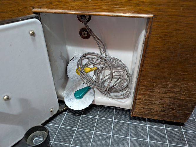 Leads are threading inside